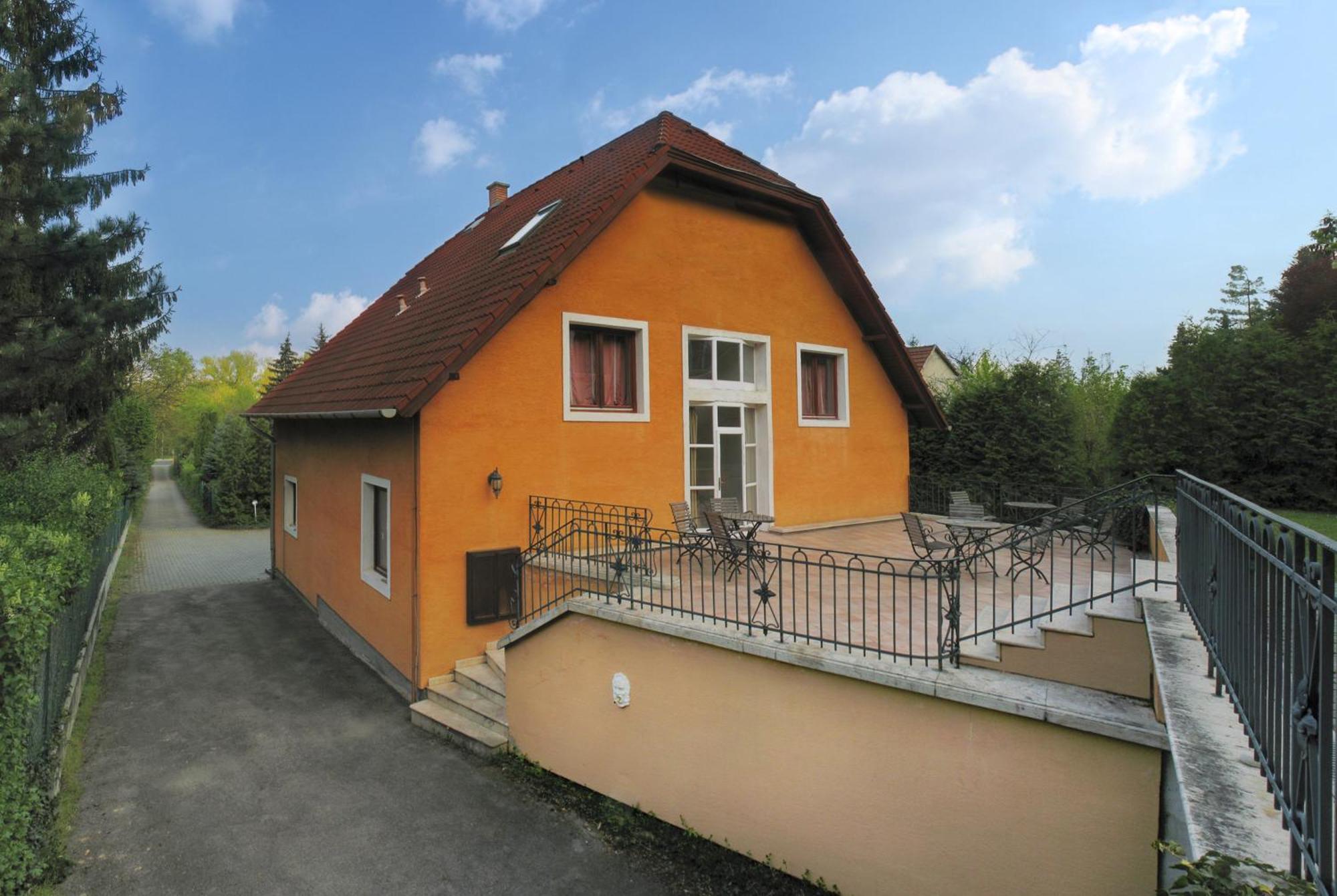 Nr 100 Szentendre Hotel Panzio Szolgaltatasok المظهر الخارجي الصورة