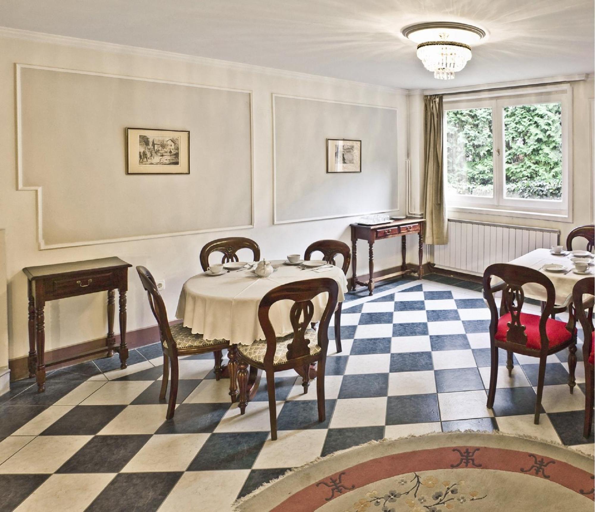 Nr 100 Szentendre Hotel Panzio Szolgaltatasok المظهر الخارجي الصورة
