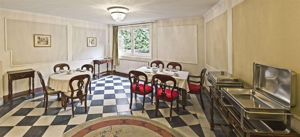 Nr 100 Szentendre Hotel Panzio Szolgaltatasok المظهر الخارجي الصورة