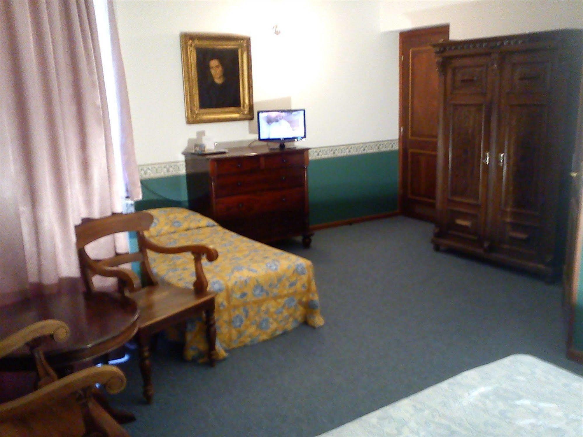 Nr 100 Szentendre Hotel Panzio Szolgaltatasok المظهر الخارجي الصورة